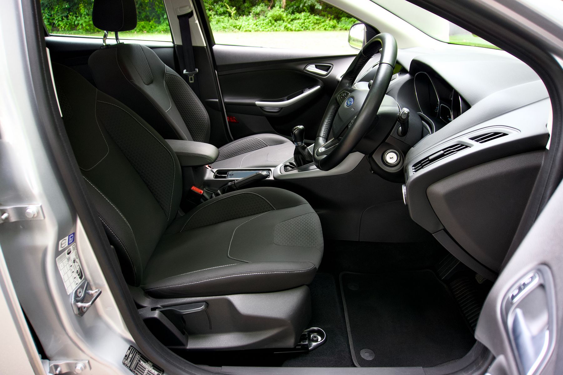 Comfortabel auto-interieur voor een ontspannen lange reis
